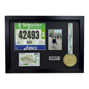 a personalized display with the DIY 2025 Paris Marathon frame.